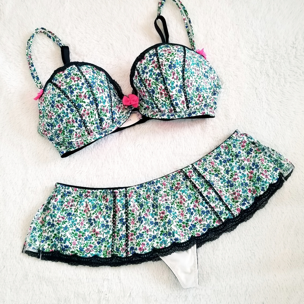 Victoria's Secret Vintage Sexy Little Things Bra & Skirted Thong Panty Set - Picture 2 of 16